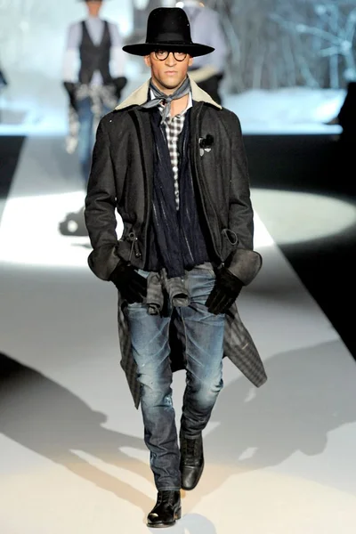 Look 11